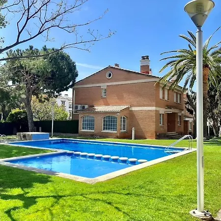 Magnifica Casa Con Piscina *